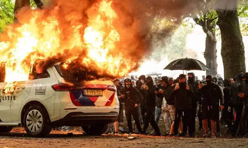 ഹേഗിൽ ഡച്ച് പൊലീസും വലതുപക്ഷ കുടിയേറ്റ വിരുദ്ധരും തമ്മിൽ ഏറ്റുമുട്ടി; 30 പേർ അറസ്റ്റിൽ