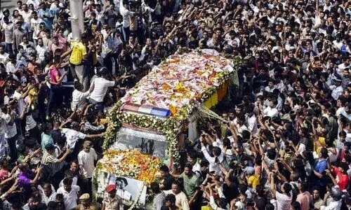 സു​ബീ​ൻ ഗാർഗിന് ആയിരങ്ങളുടെ അന്ത്യാഞ്ജലി