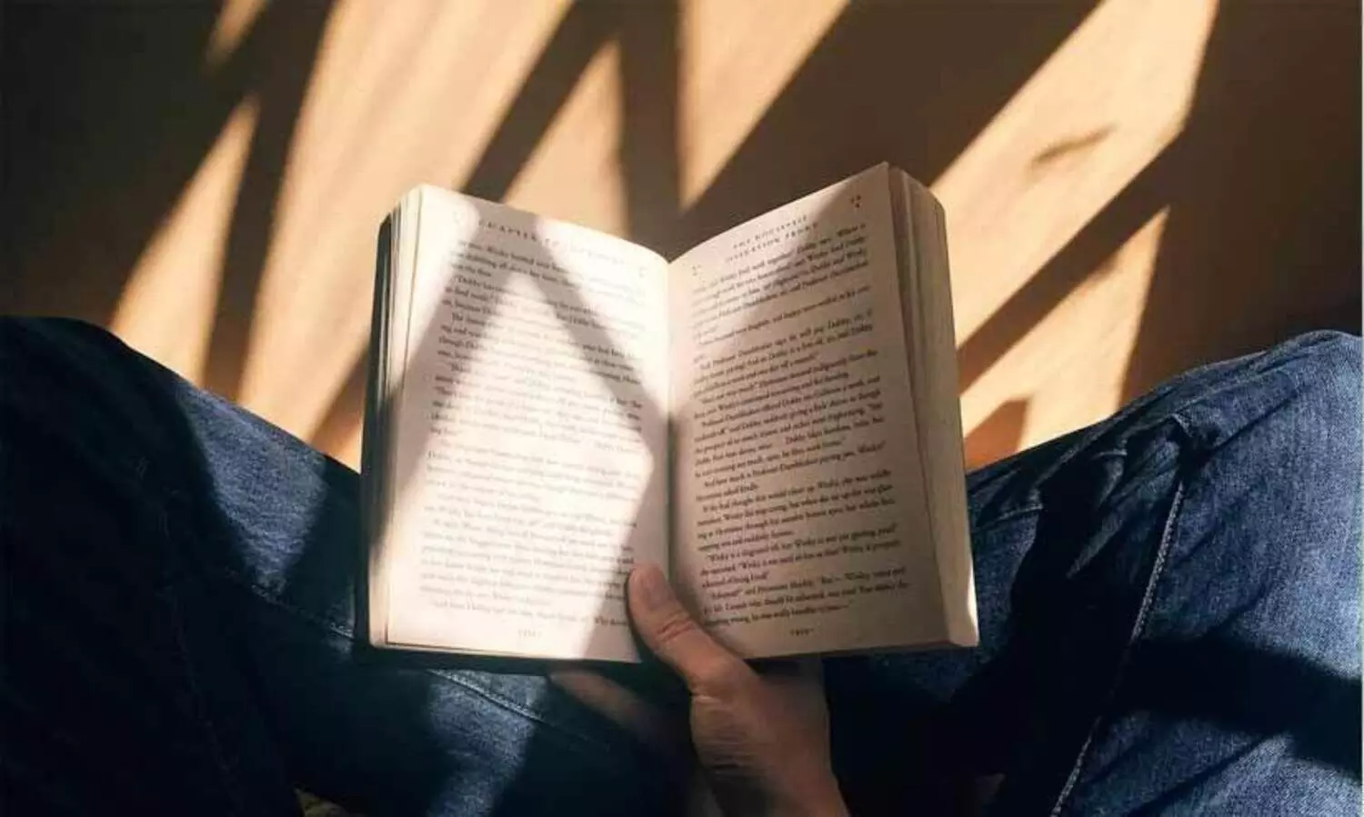 മ​നു​ഷ്യ​ജീ​വി​ത​ത്തി​ന്റെ പൂ​ർ​ണ​ത വാ​യ​ന​യി​ലൂ​ടെ