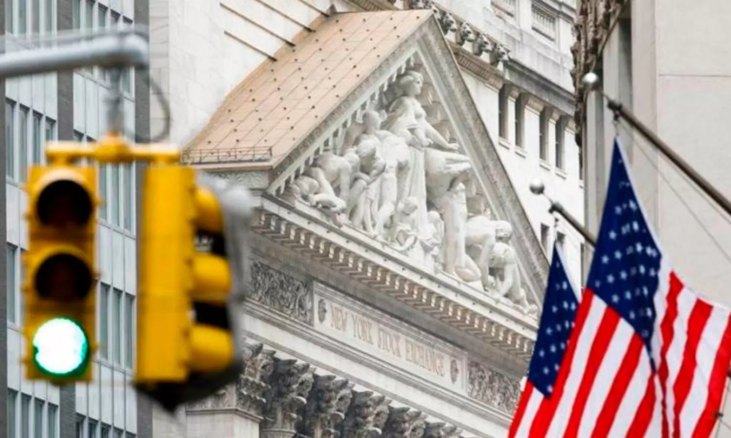 വിസ നിരക്ക് വർധന; ഇന്ത്യയി​ലേക്ക് തിരിഞ്ഞ് പ്രമുഖ യു.എസ് ധനകാര്യ സ്ഥാപനങ്ങൾ,​ തദ്ദേശീയ തൊഴിൽ വിപണിയിൽ പ്രതീക്ഷക്ക് വകയെന്ന് നിരീക്ഷകർ