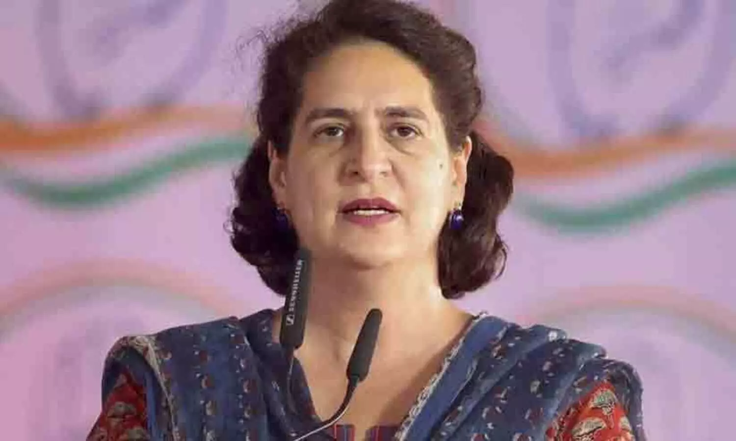 ഫലസ്തീൻ വിഷയത്തിൽ ചരിത്രപരമായ നിലപാട് ഇന്ത്യ ഉപേക്ഷിച്ചു, ഇപ്പോഴത്തെ നയം നാണംകെട്ടതും ആർജവമില്ലാത്തതും; പ്രിയങ്ക ഗാന്ധി