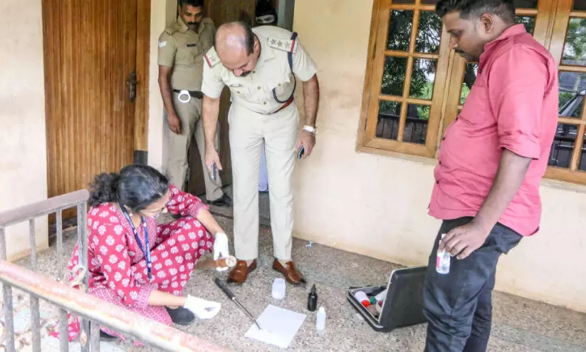 കിണാശ്ശേരി സ്വദേശിയെ തട്ടിക്കൊണ്ടുപോകൽ; ആയുധങ്ങള് കണ്ടെത്തി കിണാശ്ശേരി സ്വദേശിയെ തട്ടിക്കൊണ്ടുപോകൽ; ആയുധങ്ങള് കണ്ടെത്തി