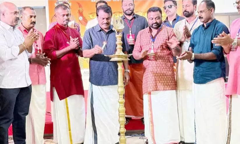 പത്തനംതിട്ട പ്ര​വാ​സി കൂ​ട്ടാ​യ്മ​ ഓ​ണാ​ര​വം 2025