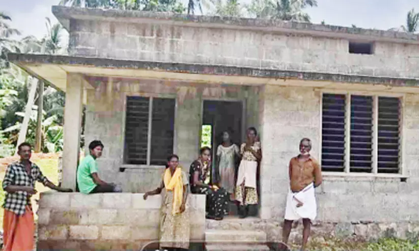 വീട് നിർമാണം പാതിവഴിയിൽ; ബി.ജെ.പി വഞ്ചിച്ചെന്ന് അടുപ്പിൽ ഉന്നതിക്കാർ