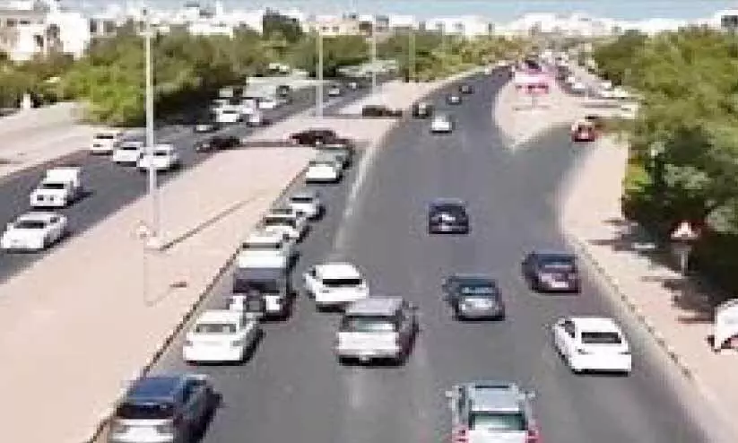 തോ​ന്നുംപോ​ലെ ഓ​വ​ർ​ ടേ​ക്കിങ് വേ​ണ്ട; ക​ർ​ശ​ന ന​ട​പ​ടി​യു​മാ​യി ട്രാ​ഫി​ക് വ​കു​പ്പ്