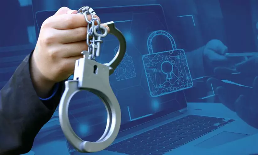 ഓൺലൈൻ തട്ടിപ്പ് വഴി നഷ്ടമായ 14 ലക്ഷം തിരിച്ചുപിടിച്ച് പൊലീസ് ഓൺലൈൻ തട്ടിപ്പ് വഴി നഷ്ടമായ 14 ലക്ഷം തിരിച്ചുപിടിച്ച് പൊലീസ്