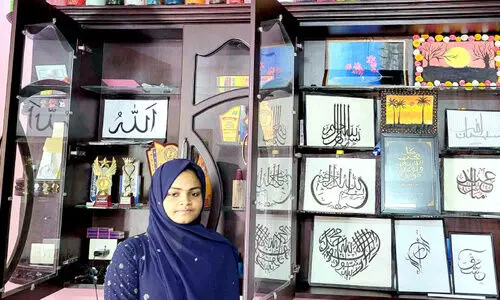 അറബിക് കാലിഗ്രാഫിയിൽ അത്ഭുതം തീർത്ത്​ ഷഹനാസ്