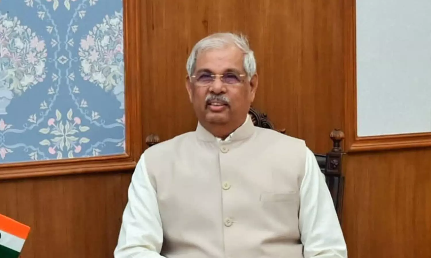 ഗവർണർക്ക് കോടതിയിൽ തിരിച്ചടി; വി.​സി നി​യ​മ​ന​ത്തി​ൽ മു​ഖ്യ​മ​ന്ത്രി​യു​ടെ പ​ങ്ക് ഒ​ഴി​വാ​ക്കാ​നു​ള്ള അ​പേ​ക്ഷ സു​പ്രീം​കോ​ട​തി ത​ള്ളി