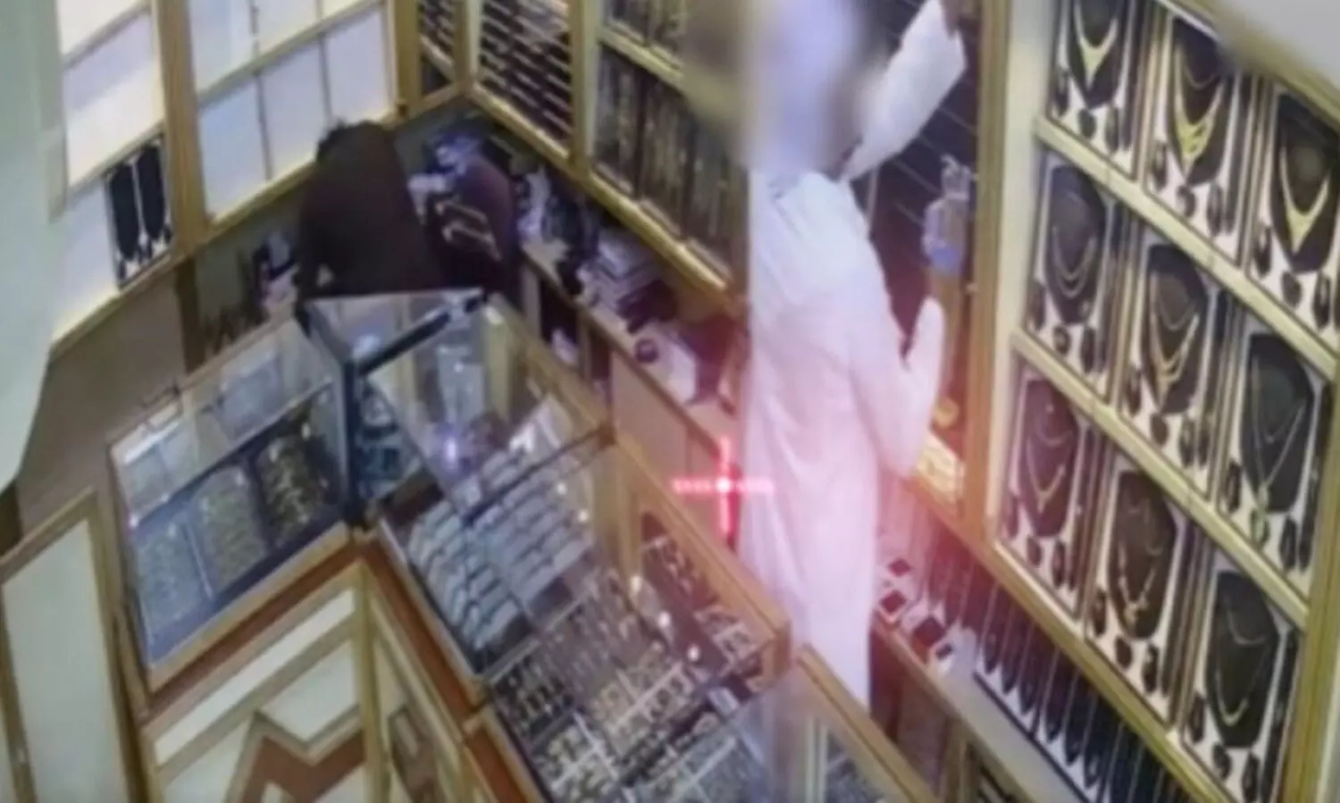 തോക്കിൻമുനയിൽ നിർത്തി പട്ടാപ്പകൽ മസ്കത്തിൽ ജ്വല്ലറി കർച്ച; നാല് ​പ്രവാസികൾ പിടിയിൽ