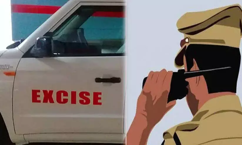 നിരപരാധിയുടെ വീട്ടിൽ പരിശോധന; എക്സൈസ് ഉദ്യോഗസ്ഥർക്കെതിരെ അന്വേഷണം നിരപരാധിയുടെ വീട്ടിൽ പരിശോധന; എക്സൈസ് ഉദ്യോഗസ്ഥർക്കെതിരെ അന്വേഷണം