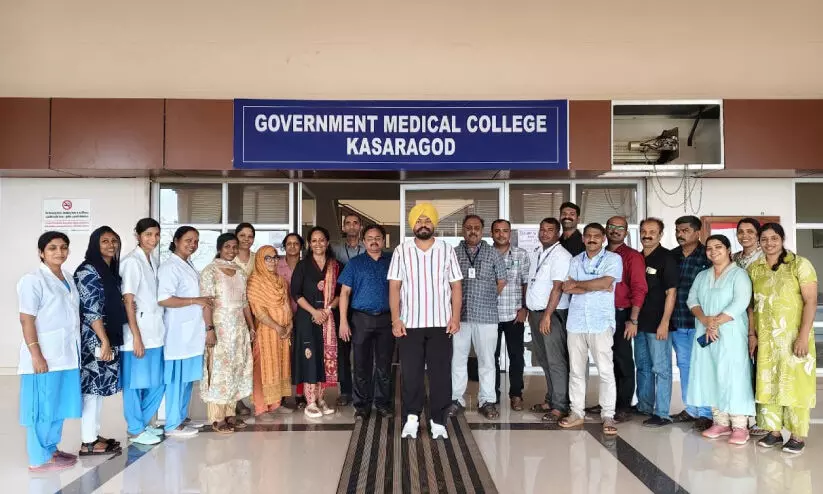 അ​തി​ര്‍ത്തി ക​ട​ന്ന് കാ​സ​ര്‍കോ​ട് മെ​ഡി​ക്ക​ല്‍ കോ​ള​ജി​ലേ​ക്ക് ആ​ദ്യ വി​ദ്യാ​ർ​ഥി​യെ​ത്തി