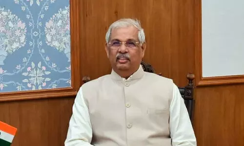 ഗവർണർക്ക് കോടതിയിൽ തിരിച്ചടി; വി.​സി നി​യ​മ​ന​ത്തി​ൽ മു​ഖ്യ​മ​ന്ത്രി​യു​ടെ പ​ങ്ക് ഒ​ഴി​വാ​ക്കാ​നു​ള്ള അ​പേ​ക്ഷ സു​പ്രീം​കോ​ട​തി ത​ള്ളി