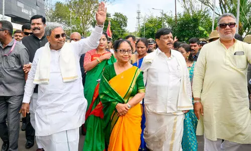 മ​നു​ഷ്യ​ത്വ​ത്തി​ന്റെ വി​ളം​ബ​ര​മാ​യി ദ​സ​റ ഉ​ദ്ഘാ​ട​ന  വേ​ദി