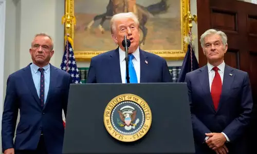 പാരസെറ്റാമോൾ ഓട്ടിസത്തിന് കാരണമാവുന്നുവെന്ന് ട്രംപ് ‘ഇതൊന്നും വി​ശ്വസനീയമായ ശാസ്ത്രമല്ലെന്ന് മരുന്നുകമ്പനികൾ’