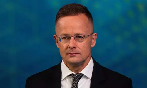 ട്രംപിന്റെ കണ്ണുരുട്ടൽ വകവെക്കാതെ റഷ്യൻ എണ്ണ വാങ്ങൽ തുടർന്ന് യൂറോപ്യൻ രാജ്യമായ ഹംഗറി ട്രംപിന്റെ കണ്ണുരുട്ടൽ വകവെക്കാതെ റഷ്യൻ എണ്ണ വാങ്ങൽ തുടർന്ന് യൂറോപ്യൻ രാജ്യമായ ഹംഗറി