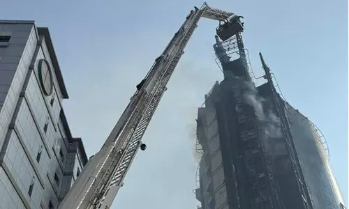 ദുബൈ അൽ ബർഷയിൽ താമസ കെട്ടിടത്തിൽ തീപിടിത്തം ദുബൈ അൽ ബർഷയിൽ താമസ കെട്ടിടത്തിൽ തീപിടിത്തം