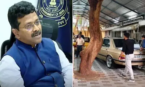 ‘ഭൂട്ടാനിൽനിന്ന് വാഹനം കടത്തുന്നത് വൻ തട്ടിപ്പുസംഘം, പരിവാഹൻ വെബ്സൈറ്റിൽ ഉൾപ്പെടെ തിരിമറി; പിടിച്ചെടുത്തത് 36 വാഹനങ്ങൾ’