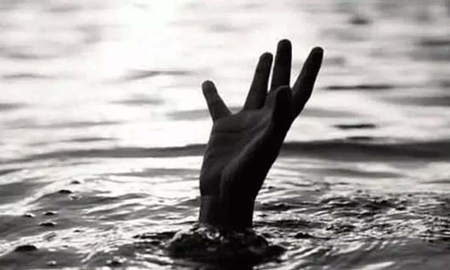 ബം​ഗ​ളൂ​രു സ്വ​ദേ​ശി​യാ​യ ബാ​ല​ൻ ക​ട​ലി​ൽ മു​ങ്ങി​മ​രി​ച്ചു