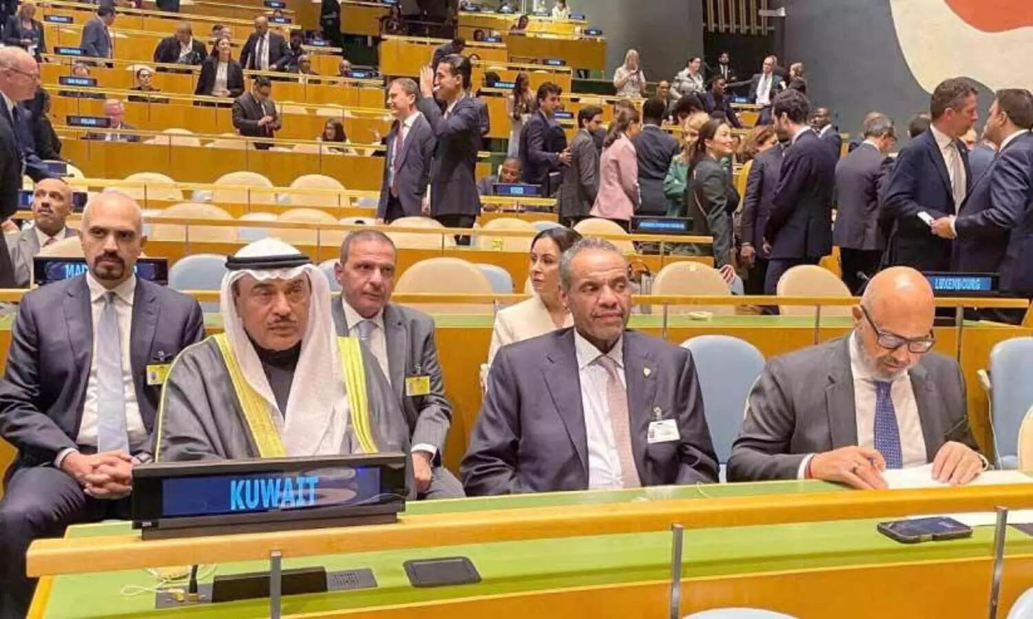 വി​വി​ധ രാ​ഷ്ട്ര​ത്തല​വ​ൻ​മാ​രു​മാ​യി കൂ​ടി​ക്കാ​ഴ്ച ന​ട​ത്തി