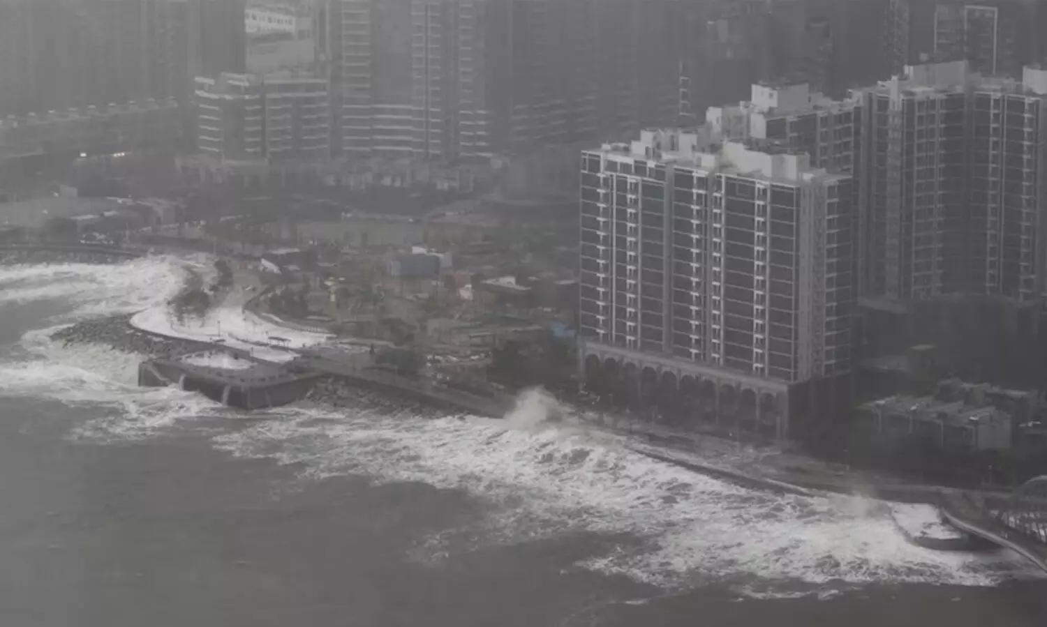 റഗാസ ചുഴലിക്കാറ്റിൽ മുങ്ങി ഹോങ്കോങ്; തായ്‌വാനിൽ മരണസംഖ്യ ഉയരുന്നു