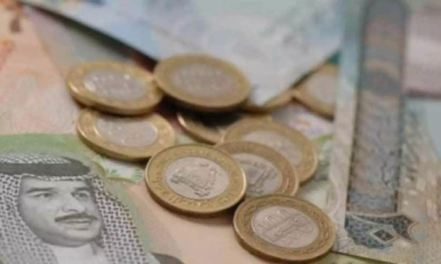 രൂ​പ​യു​ടെ മൂ​ല്യം കൂ​പ്പു​കു​ത്തി; ബ​ഹ്റൈ​ൻ ദി​നാ​ർ റെ​ക്കോ​ഡ് ഉ​യ​ർ​ച്ച​യി​ൽ