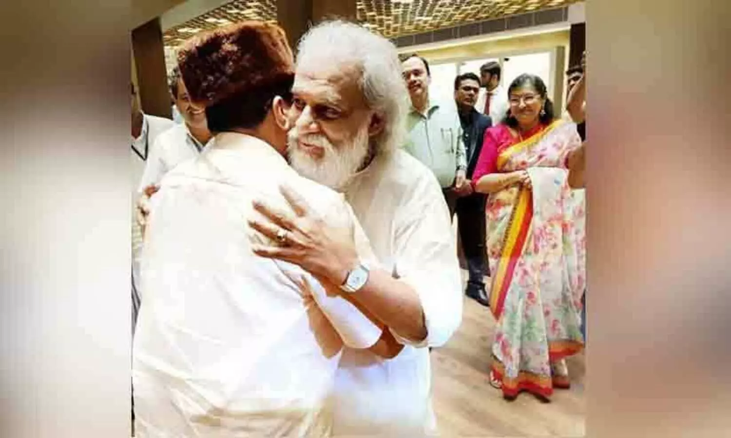 ഓരോ മലയാളിയുടെയും ഉള്ളിലൊരു യേശുദാസുണ്ട്, എക്കാലത്തെയും ഏറ്റവും ഭാഗ്യവാനായ മലയാളി; ഗാനഗന്ധർവന് ആശംസയുമായി സമദാനി