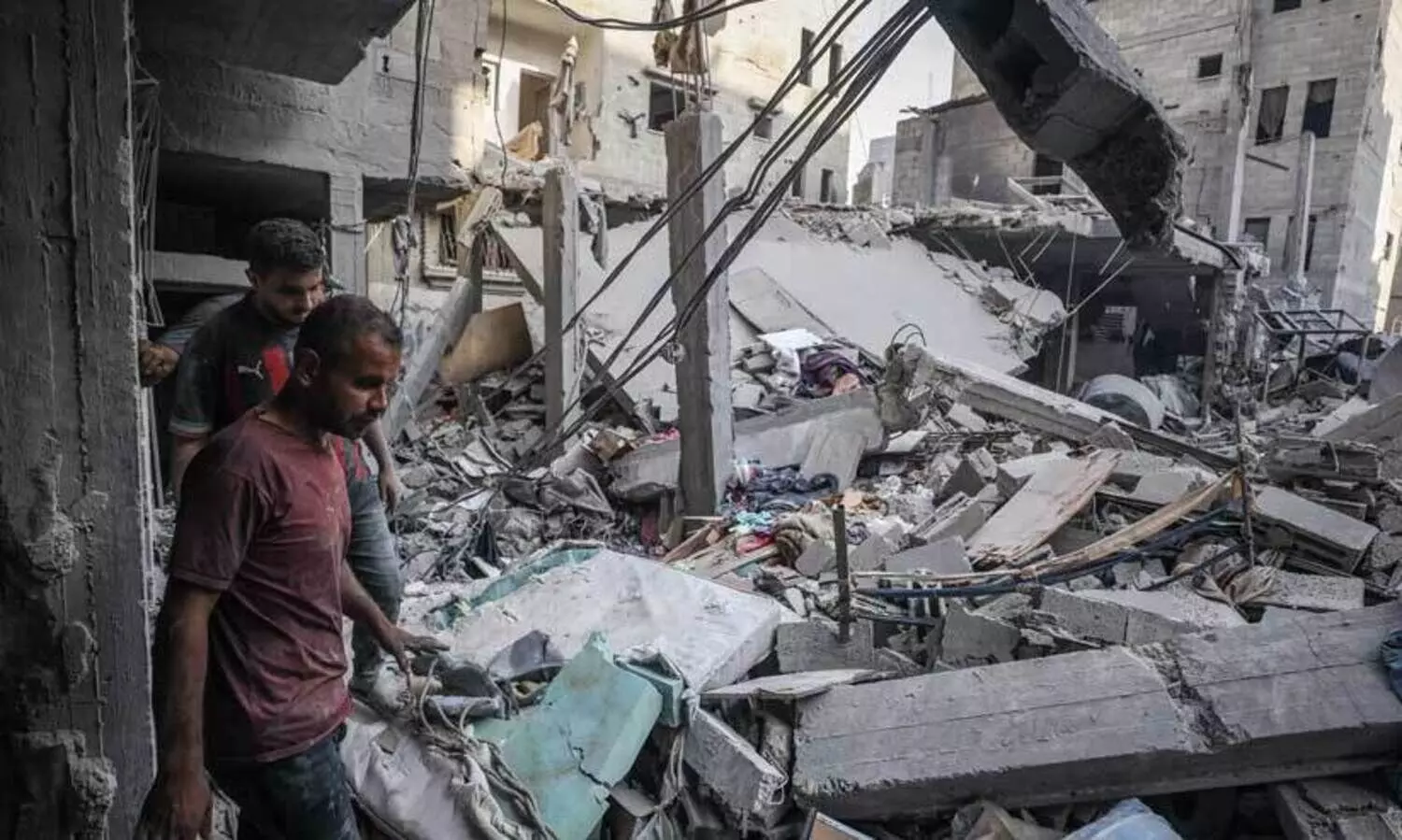 വെടിനിർത്തൽ പ്രതീക്ഷകളുമായി വീടുകളിൽ തങ്ങിയവർക്കുമേൽ മരണ പെയ്ത്ത്; ബുധനാഴ്ച പകൽ മാത്രം കൊല്ലപ്പെട്ടത് 50 പേർ, ഗസ്സ സിറ്റിക്കുള്ളിൽ കൂടുതൽ കടന്നുകയറി ഇസ്രായേൽ