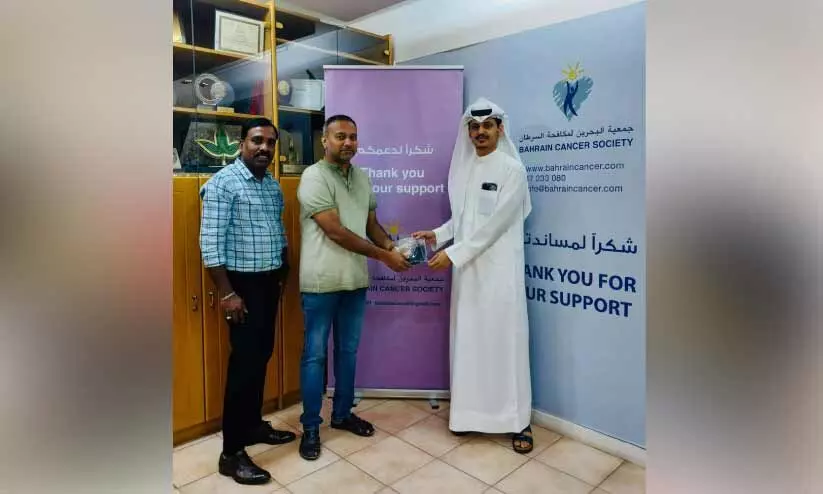 കാ​ൻ​സ​ർ രോ​ഗി​ക​ൾ​ക്ക് മുടി ദാ​നം ന​ൽ​കി