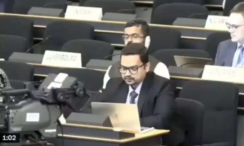 സ്വന്തം ജനങ്ങളുടെ മേൽ ബോംബിടുന്നതിന് പകരം പാകിസ്താൻ സാമ്പത്തിക രംഗം മെച്ചപ്പെടുത്തട്ടെ; യു.എന്നിൽ ഇന്ത്യ സ്വന്തം ജനങ്ങളുടെ മേൽ ബോംബിടുന്നതിന് പകരം പാകിസ്താൻ സാമ്പത്തിക രംഗം മെച്ചപ്പെടുത്തട്ടെ; യു.എന്നിൽ ഇന്ത്യ