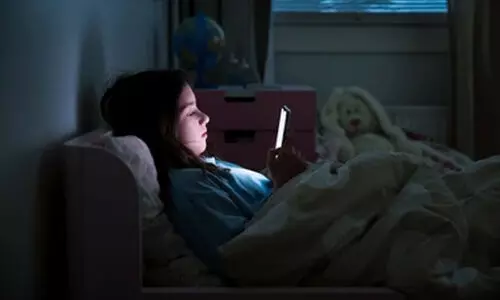 വ​ള​രു​മോ കു​ട്ടി​ക​ൾ സ്ക്രീ​നി​ല്ലാ​തെ?