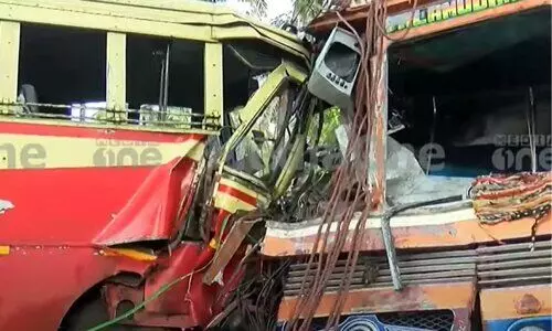 തിരുവനന്തപുരത്ത് കെ.എസ്.ആർ.ടി.സി ബസും ലോറിയും കൂട്ടിയിടിച്ചു; നിരവധി പേർക്ക് പരിക്ക് തിരുവനന്തപുരത്ത് കെ.എസ്.ആർ.ടി.സി ബസും ലോറിയും കൂട്ടിയിടിച്ചു; നിരവധി പേർക്ക് പരിക്ക്