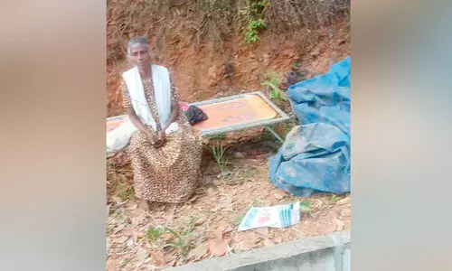 അർധരാത്രിയില്‍ കുടില്‍ പൊളിച്ച്​ അമ്മയെയും മകളെയും ഇറക്കിവിട്ടു