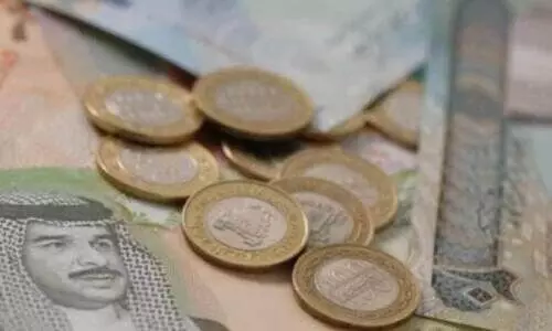 രൂ​പ​യു​ടെ മൂ​ല്യം കൂ​പ്പു​കു​ത്തി; ബ​ഹ്റൈ​ൻ ദി​നാ​ർ റെ​ക്കോ​ഡ് ഉ​യ​ർ​ച്ച​യി​ൽ