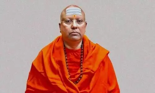 ശാരീരിക ബന്ധത്തിന് നിർബന്ധിച്ചു, കോളജിലെ വനിത ജീവനക്കാരും കൂട്ടുനിന്നു, മൊഴി നൽകിയത് 17 വിദ്യാർഥിനികൾ; ഒളിവിൽ പോയ ആൾദൈവം ചൈതന്യാനന്ദക്കെതിരെ ലുക്ക്ഔട്ട് നോട്ടീസ് പുറപ്പെടുവിച്ചു