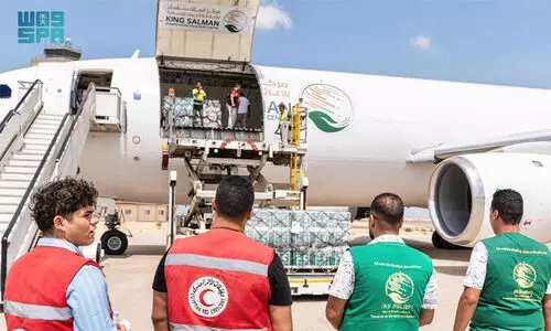 ഗസ്സയിൽ ദുരിതമനുഭവിക്കുന്നവർക്കുള്ള സൗദിയുടെ 65-ാമത് സഹായ വിമാനം ഈജിപ്തിലിറങ്ങി