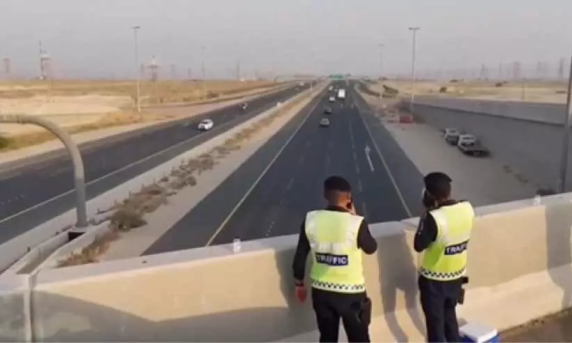 ട്രാ​ഫി​ക് പ​രി​ശോ​ധ​ന ശ​ക്തം; 168 നി​യ​മ​ലം​ഘ​ന​ങ്ങ​ൾ രേ​ഖ​പ്പെ​ടു​ത്തി