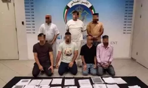 വിലാസം വ്യാജമായി നിർമിക്കുന്ന സംഘം പിടിയിൽ വിലാസം വ്യാജമായി നിർമിക്കുന്ന സംഘം പിടിയിൽ