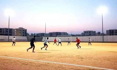 ക​ളി​മു​റ്റ​ങ്ങ​ൾ ഉ​ണ​രു​ന്നു ഇ​നി ക​ളി​യാ​ട്ട കാ​ലം