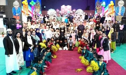 എം.​ഇ.​എ​സ് ഇ​ന്ത്യ​ൻ സ്കൂ​ളി​ൽ ഗ്രാ​ൻ​ഡ് പാ​ര​ന്റ്സ് ഡേ ​സം​ഘ​ടി​പ്പി​ച്ചു