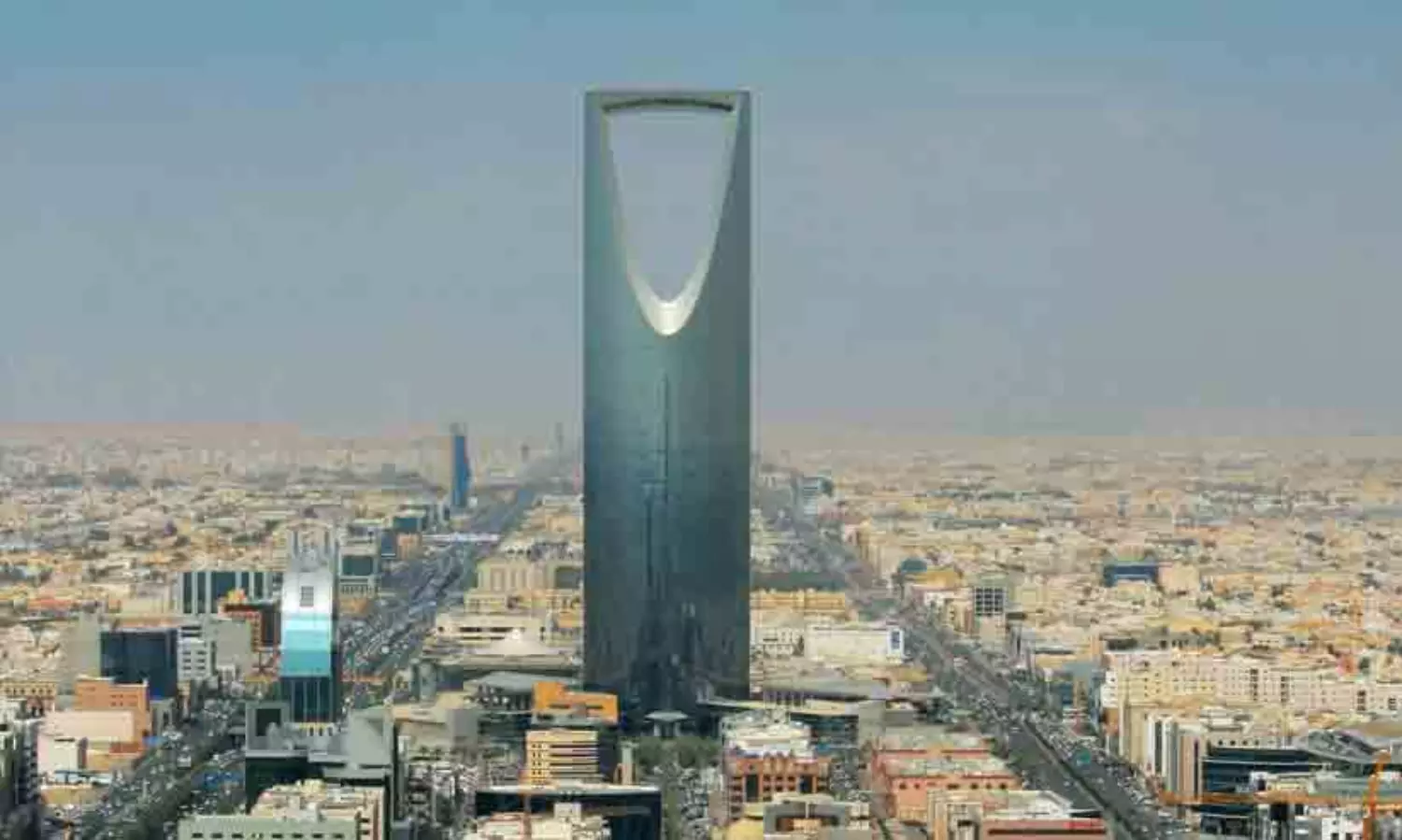 കിരീടാവകാശിയുടെ നിർദേശം അന്യായമായ വാടക വർധനവിൽ നിന്ന് കുടുംബങ്ങളെ സംരക്ഷിക്കുന്നു - മുനിസിപ്പൽ ഭവന മന്ത്രി