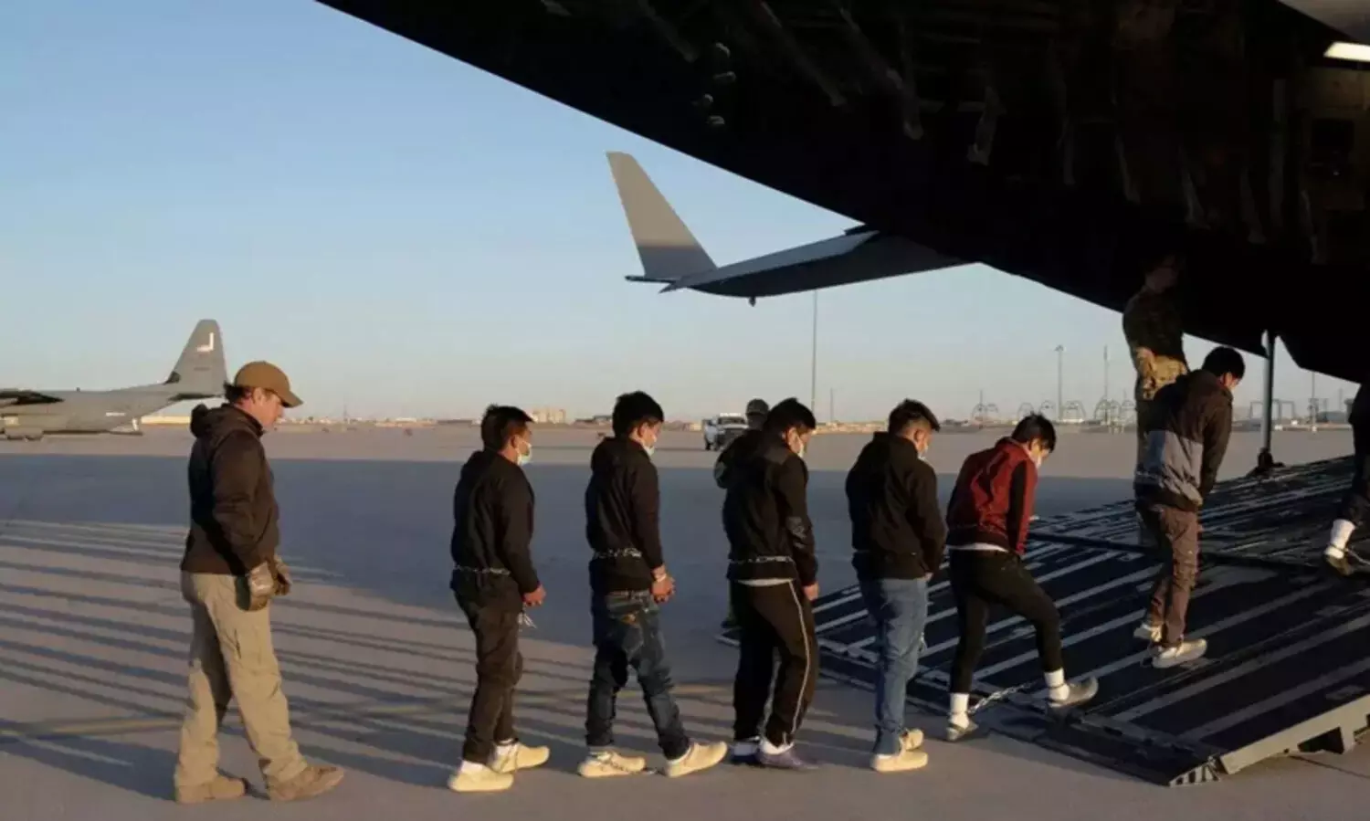 യു.എസ് ഈ വർഷം നാടുകടത്തിയത് 2417 ഇന്ത്യക്കാരെ