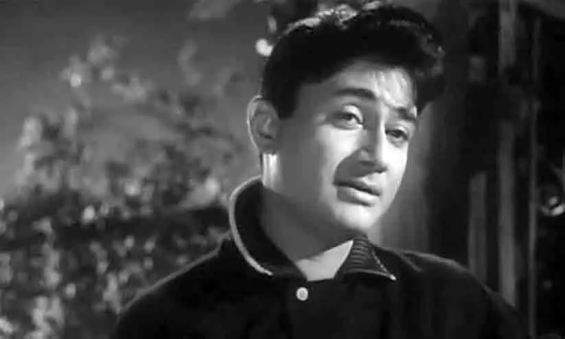 കൈവശമുണ്ടായിരുന്ന അവസാനത്തെ വിലയേറിയ വസ്തുവും വിറ്റു, 30 രൂപയുമായി മുംബൈയിലേക്ക്...; സിനിമക്കായി ഉയർന്ന ശമ്പളമുള്ള ജോലി ഉപേക്ഷിച്ച ദേവ് ആനന്ദ്