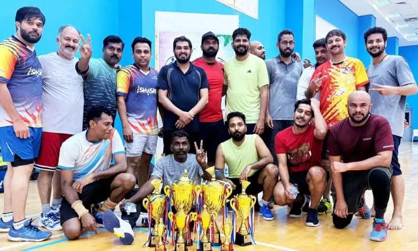 സൗഹൃദ ബാഡ്മിന്റൺ ടൂർണമെന്റ് സംഘടിപ്പിച്ചു സൗഹൃദ ബാഡ്മിന്റൺ ടൂർണമെന്റ് സംഘടിപ്പിച്ചു