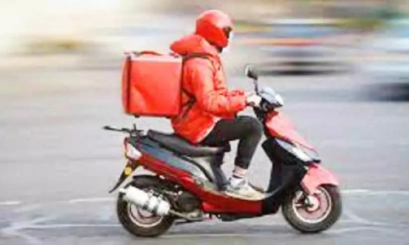 ഡെ​ലി​വ​റി ഡ്രൈ​വ​ർ​മാ​രു​ടെ സു​ര​ക്ഷ; അ​വ​ബോ​ധ പ​രി​പാ​ടി സം​ഘ​ടി​പ്പി​ച്ചു