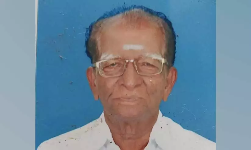 കമ്മള്ളി ബാലക്കുറുപ്പ് അന്തരിച്ചു