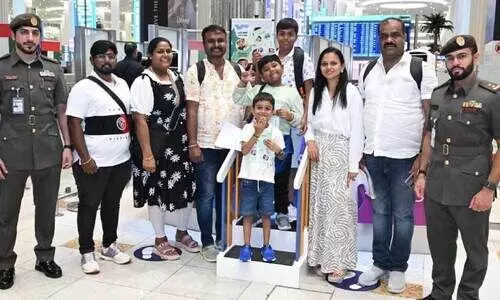 അ​ന്താ​രാ​ഷ്ട്ര ആം​ഗ്യ​ഭാ​ഷ ദി​നം: വി​മാ​ന​ത്താ​വ​ള​ത്തി​ൽ ബോ​ധ​വ​ത്​​ക​ര​ണം