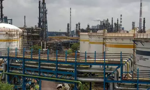 റഷ്യൻ എണ്ണയില്ലെങ്കിൽ ഇറാനിൽ നിന്നും എണ്ണ വാങ്ങുമെന്ന് ഇന്ത്യ; വില ഉയർന്നേക്കും