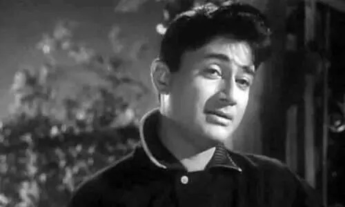 കൈവശമുണ്ടായിരുന്ന അവസാനത്തെ വിലയേറിയ വസ്തുവും വിറ്റു, 30 രൂപയുമായി മുംബൈയിലേക്ക്...; സിനിമക്കായി ഉയർന്ന ശമ്പളമുള്ള ജോലി ഉപേക്ഷിച്ച ദേവ് ആനന്ദ്