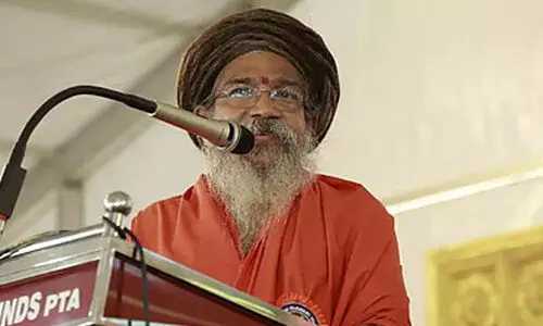 വാവര് സ്വാമിയേ എന്നല്ലേ വിളിക്കുന്നത്, വാവര് മുസ്‌ലിയാരേ.. വാവര് കാക്കേ എന്നൊന്നുമല്ലല്ലോ; കേസിനെ പേടിയില്ല, വർഗീയ പരാമർശങ്ങളിൽ ഉറച്ചുനിൽക്കുന്നുവെന്ന് ശാന്താനന്ദ