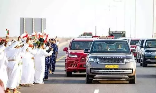 ജ​ന​ഹൃ​ദ​യം തൊ​ട്ട​റി​ഞ്ഞ് സു​ൽ​ത്താ​ൻ...